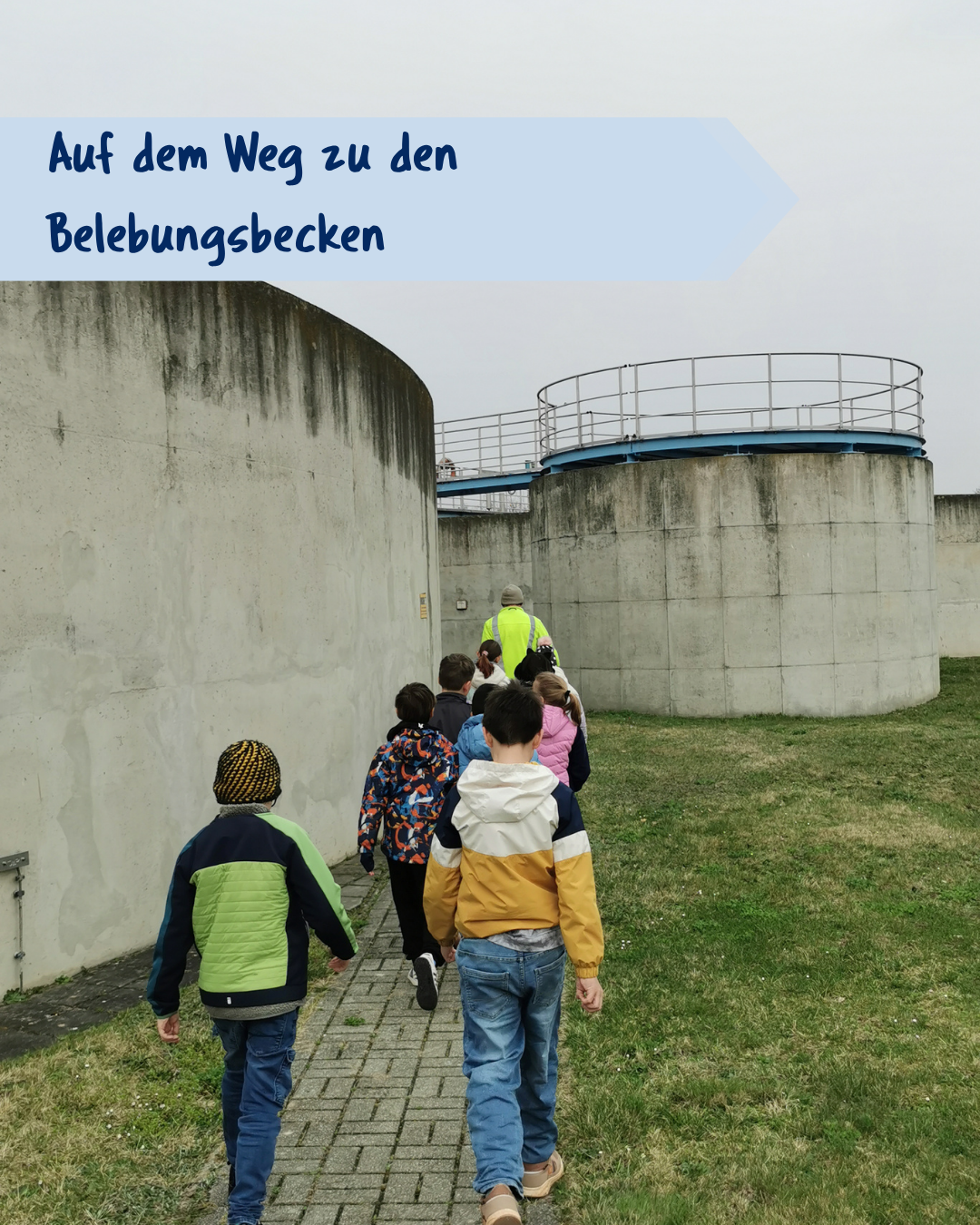 Auf dem Weg zu den Belebungsbecken